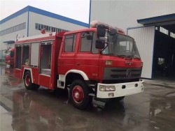 camión de la lucha contra el fuego de 5000L DONGFENG 4x2