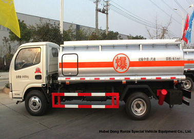 China camión de reparto de gasolina y aceite de reaprovisionamiento de combustible 4x2 4000 L con el freno dual del aire comprimido del circuito proveedor