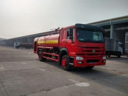 SINOTRUK HOWO 266HP 4x2 vehículo del fuego del tanque de agua de 15000 litros