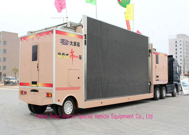 China Camión profesional de la cartelera del LED con el sistema de elevación para la publicidad al aire libre proveedor