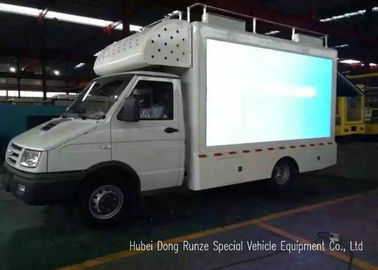 China Camión video a todo color de la pantalla LED de IVECO P10 con la caja de la cartelera de Digitaces LED proveedor