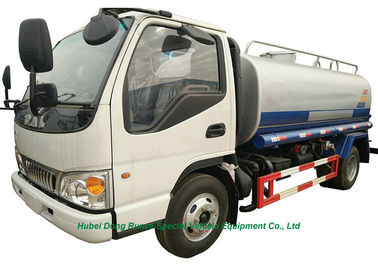 China Camión 5000L del portador de agua de lavado del camino de JAC con la regadera de la bomba de agua para la entrega y el espray del agua potable proveedor