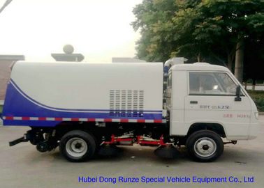 China Mini camión del barrendero de camino de Foton, barrendero de calle mecánico con 4 la basura de Cbm de los cepillos 2 proveedor