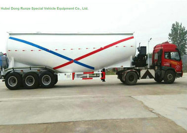 tri remolque del tanque del cemento del bulto del árbol 55-70cbm con el motor diesel para el polvo seco Meterial proveedor